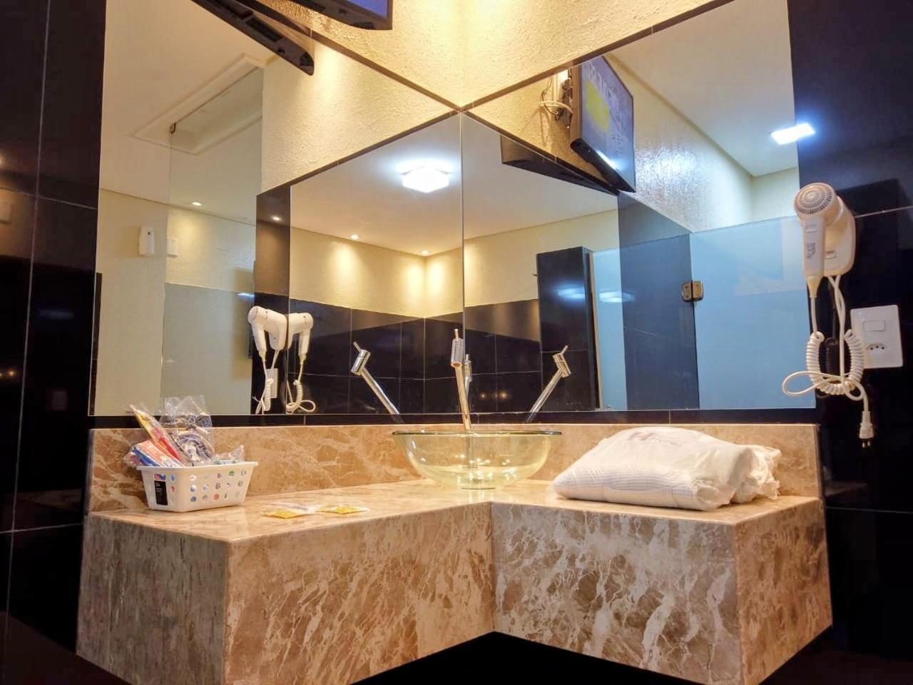 Henry'S Motel อาร์โกแวร์จิ ภายนอก รูปภาพ