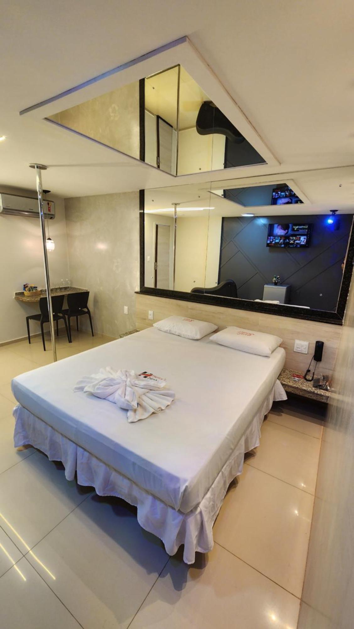 Henry'S Motel อาร์โกแวร์จิ ภายนอก รูปภาพ