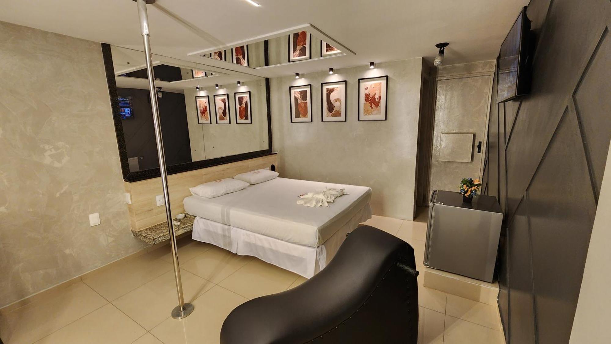 Henry'S Motel อาร์โกแวร์จิ ภายนอก รูปภาพ